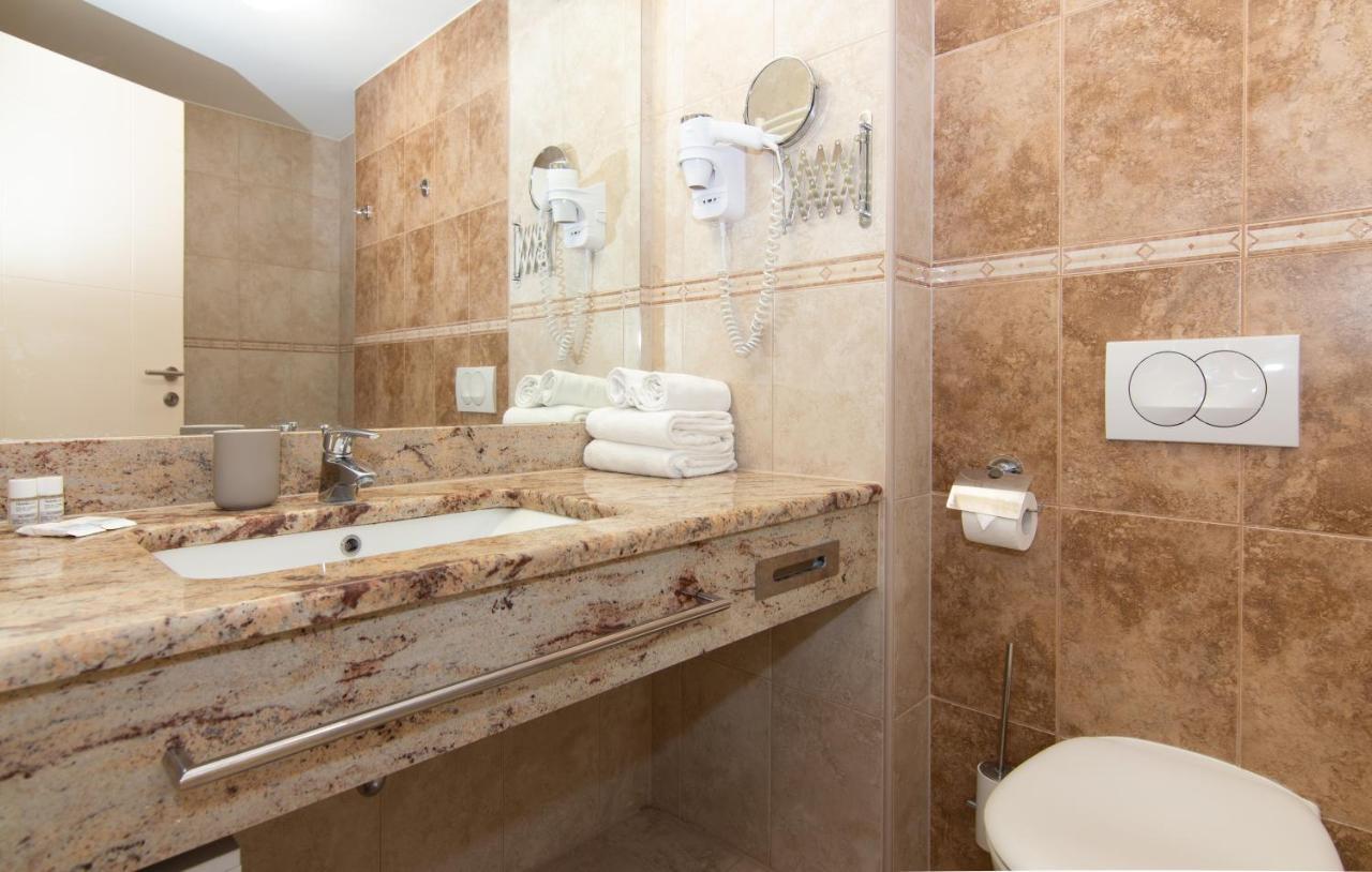 Residence Marina Rose M Apartment By Locap Group Порторож Екстериор снимка
